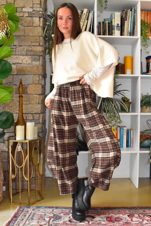 Patrick Plaid Brushed Cotton 7/8 Barrel Pant Chocolate